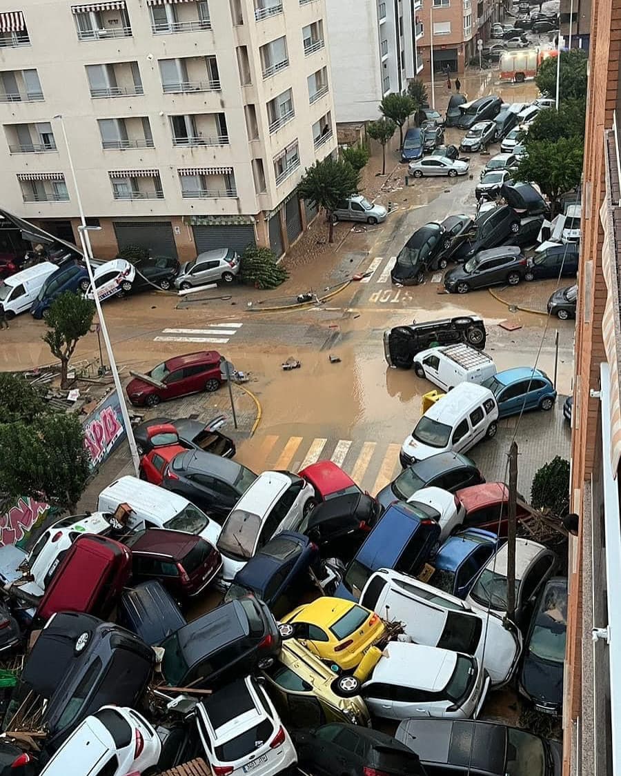 AL MENOS 63 MUERTOS EN DEVASTADORAS INUNDACIONES EN ESPAÑA