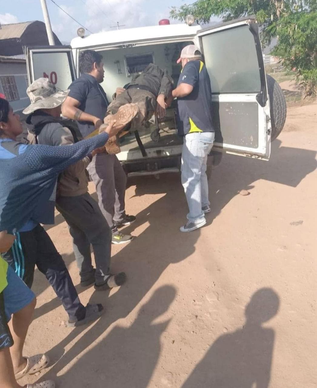 POLICÍA CONFIRMA “VARIOS HERIDOS” EN SUS FILAS Y ENVÍA REFUERZOS A MAIRANA