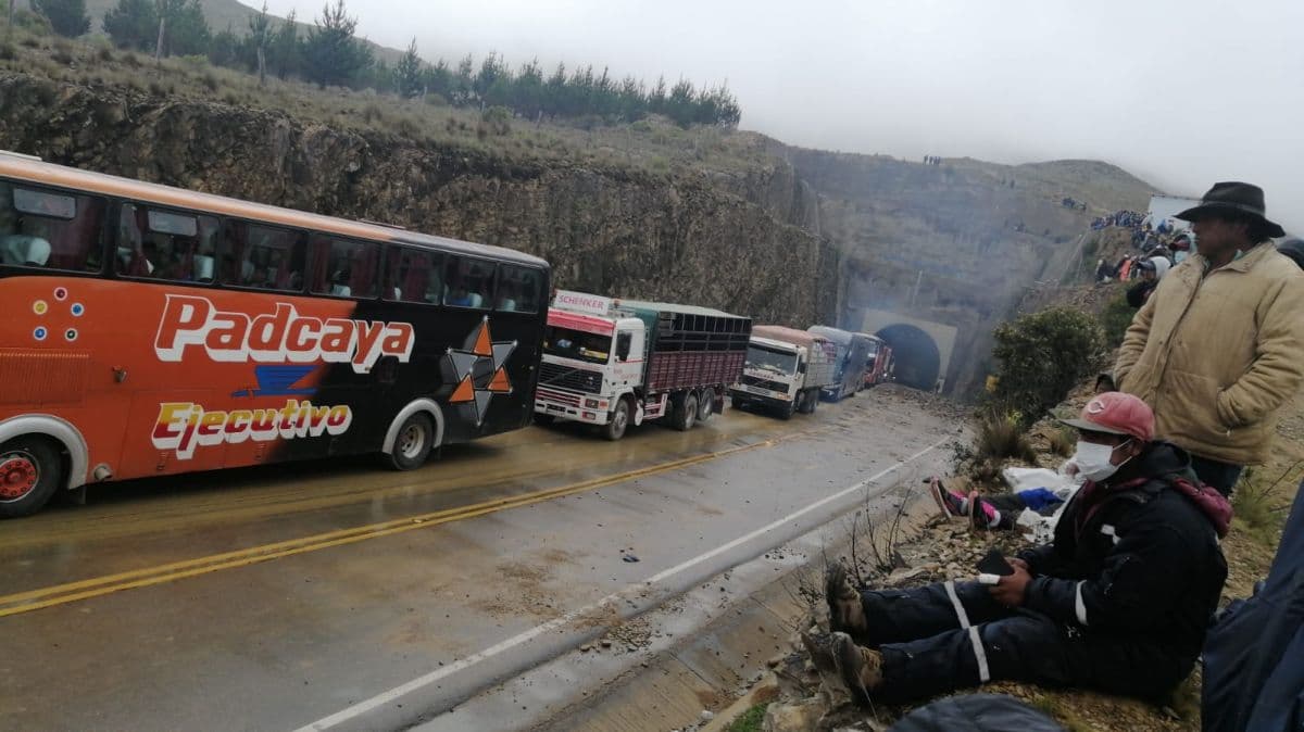 LA POLICÍA INTERVINO UN BLOQUEO EN LA RUTA TARIJA-ENTRE RÍOS