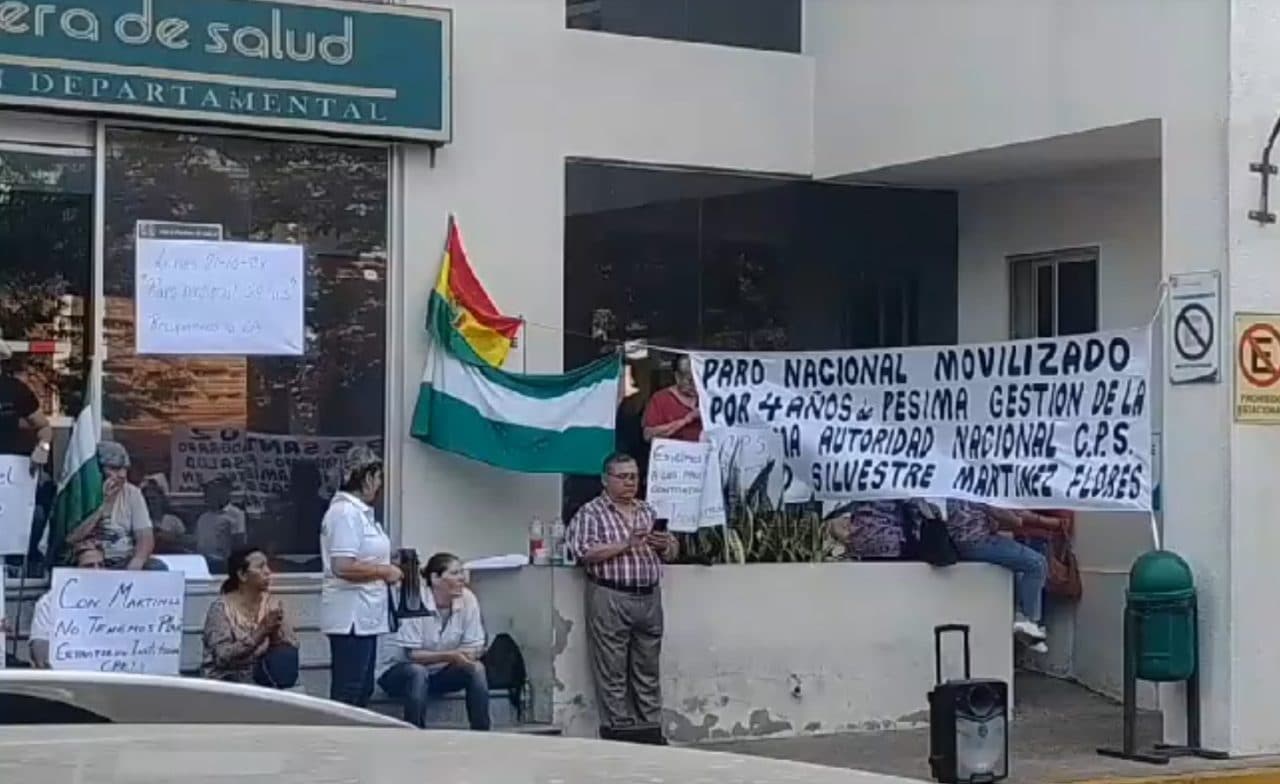 PARO NACIONAL EN LA CAJA PETROLERA DE SALUD EXIGE LA RENUNCIA DEL DIRECTOR NACIONAL