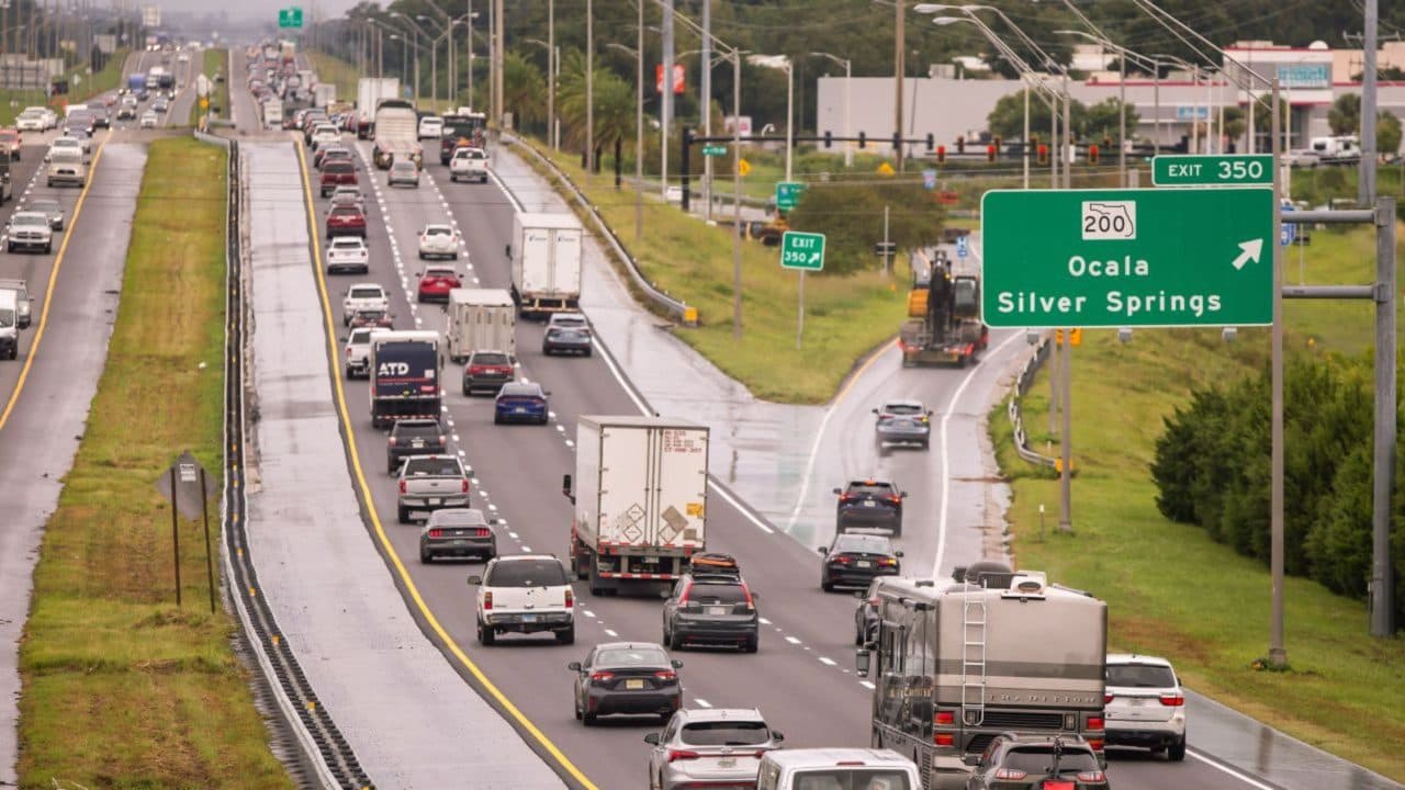 EL HURACÁN MILTON SE ACERCA A FLORIDA Y SE ACABA EL TIEMPO PARA EVACUAR