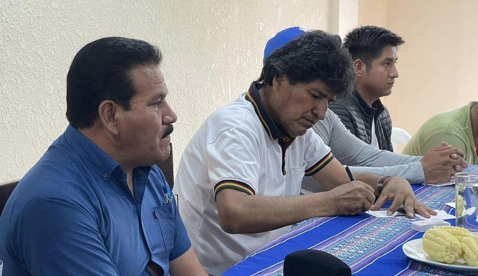 “¡NO ME CALLARÁN!” DICE EVO AL REAPARECER Y AFIRMA QUE NO TIENE MIEDO A IR PRESO