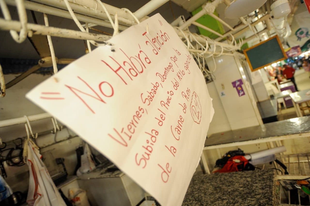 CARNICEROS VAN A PARO INDEFINIDO Y SUBEN PRECIOS DE VARIOS PRODUCTOS