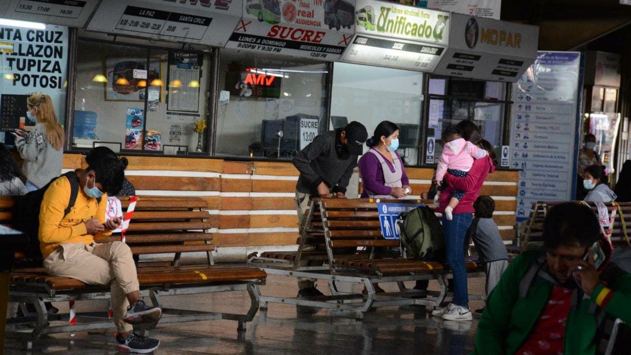 NO SALEN BUSES DESDE SANTA CRUZ AL OCCIDENTE DEL PAÍS