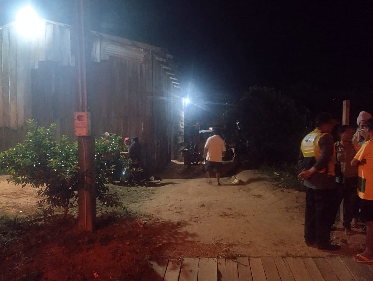 DEJARON UNA ESCOPETA AL ALCANCE DE DOS NIÑOS Y UNO DISPARÓ A SU HERMANA