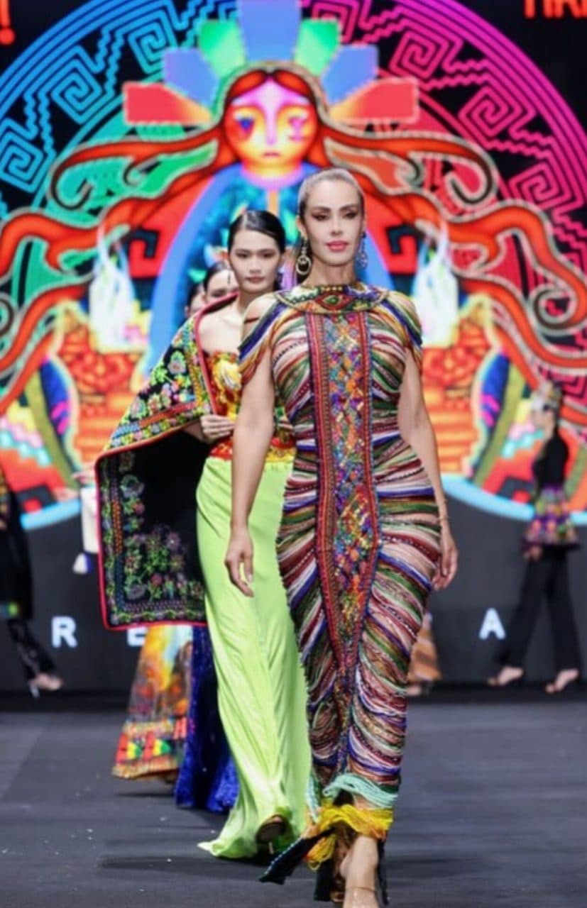 BOLIVIA CAUTIVA EN LA SEMANA DE LA MODA EN CHINA