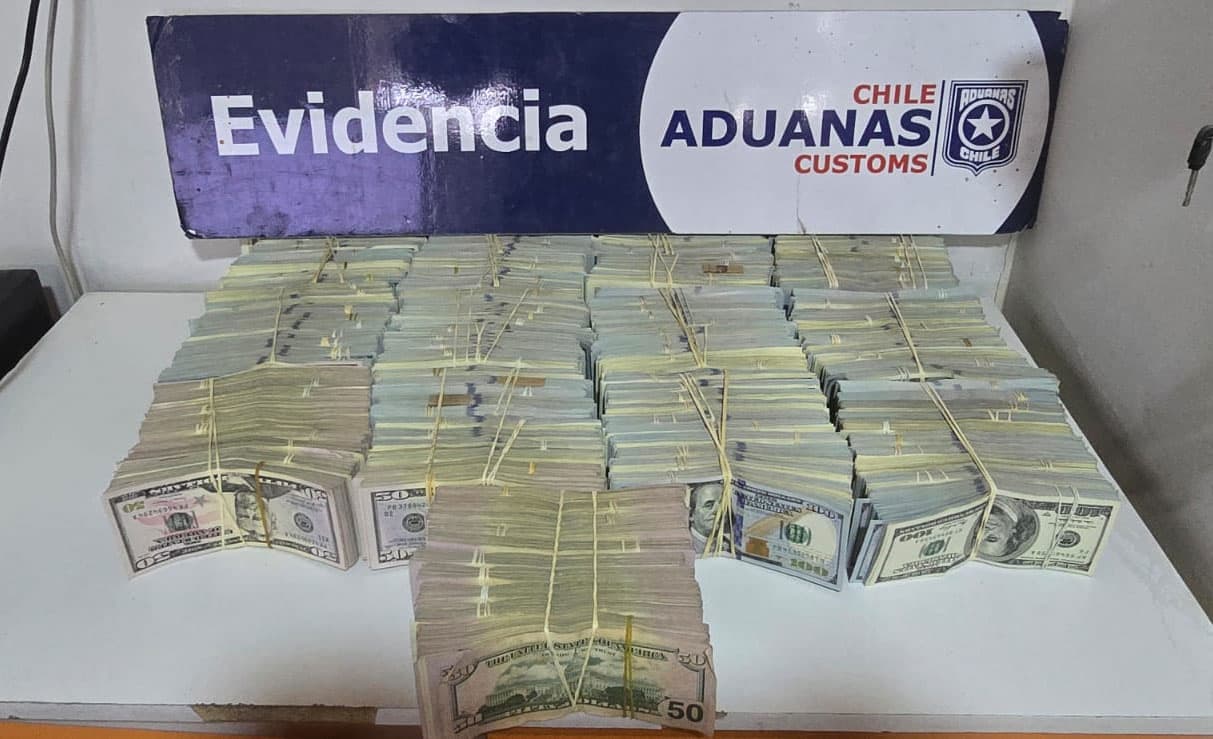 DETIENEN EN CHILE BUS BOLIVIANO CON MÁS DE UN MILLÓN DE DÓLARES EN EFECTIVO