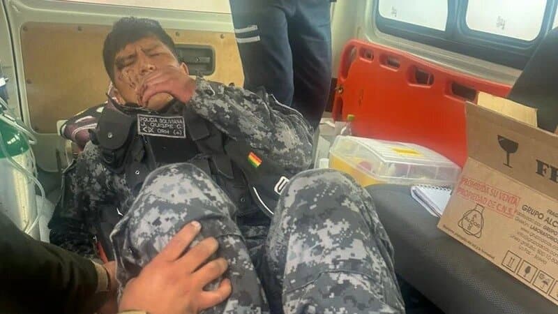 RESCATAN A POLICÍA SECUESTRADO EN PAROTANI TRAS VIOLENTO ENFRENTAMIENTO CON BLOQUEADORES