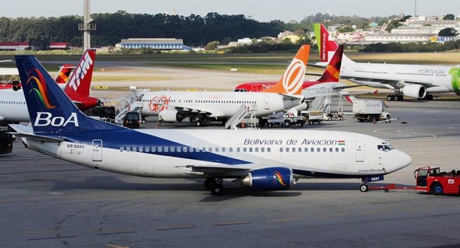 LÍNEAS AÉREAS EN EMERGENCIA POR EXIGENCIA DE QUE PAGUEN COMBUSTIBLE EN DÓLARES