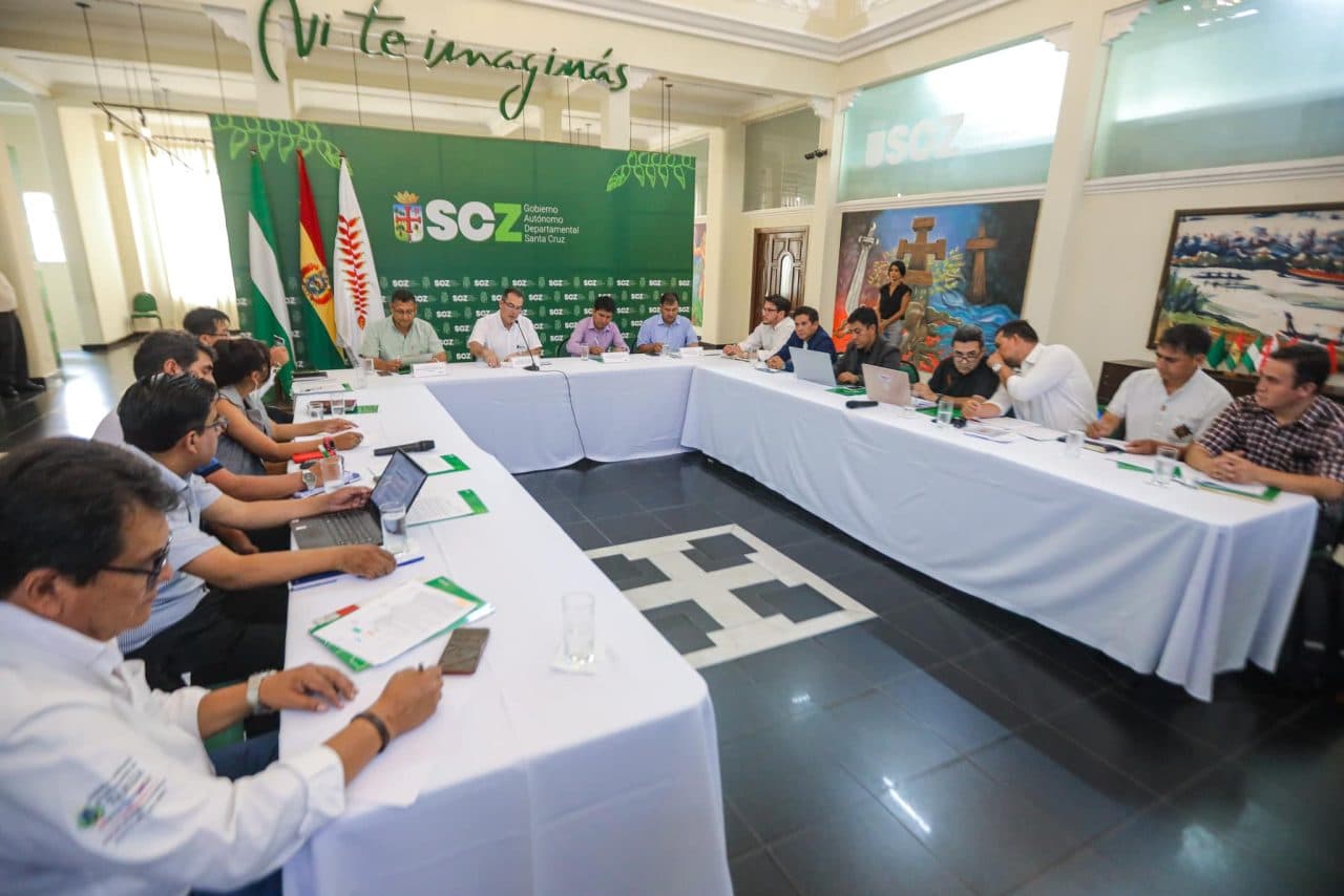 GOBERNADORES RECHAZAN EL PROYECTO DEL PGE 2025 POR INCUMPLIRSE ACUERDOS DEL CONSEJO DE AUTONOMÍAS