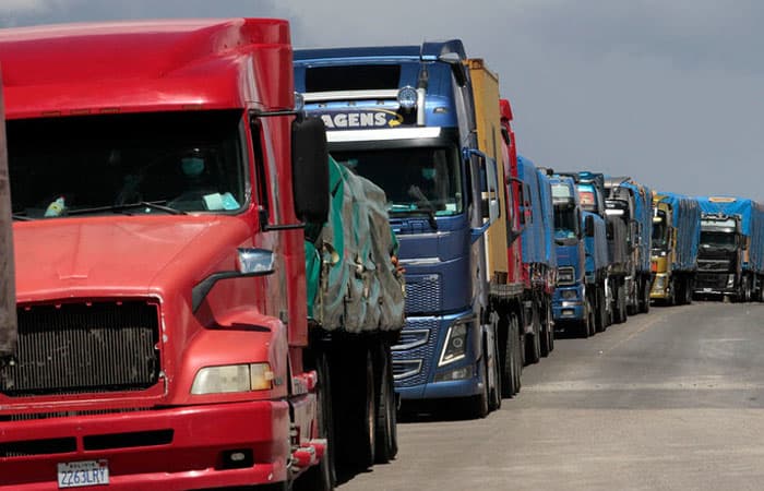 TRANSPORTE PESADO CONVOCA A LA PRIMERA CUMBRE DEL TRANSPORTE BOLIVIANO