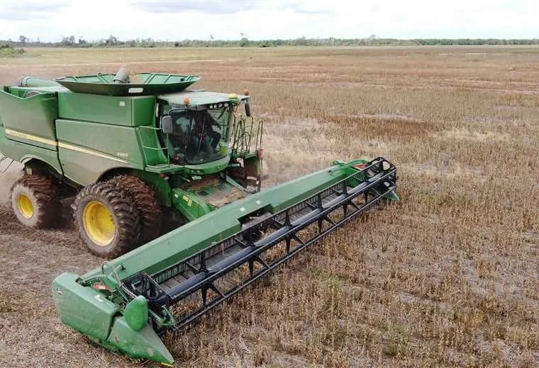 FALTA DE DIÉSEL AMENAZA LA SIEMBRA DE 1.200.000 HECTÁREAS DE SOYA PARA EL 2025