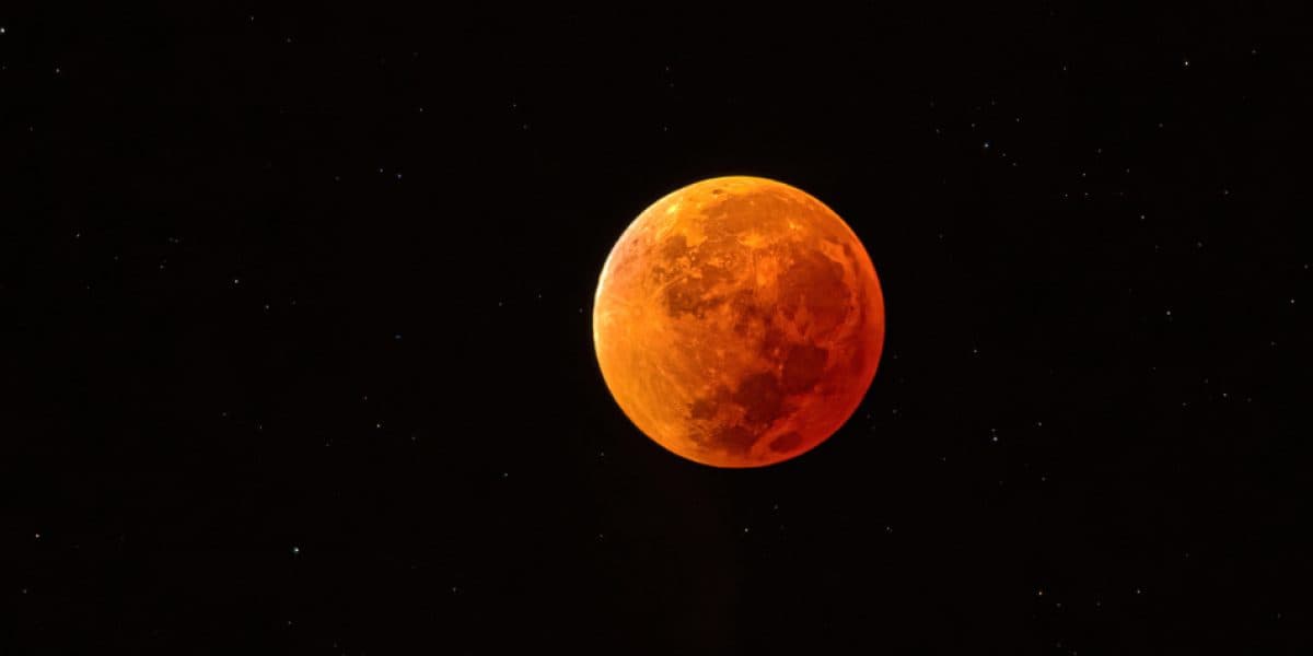 LA ÚLTIMA SUPER LUNA DE 2024 LLEGA ESTE VIERNES