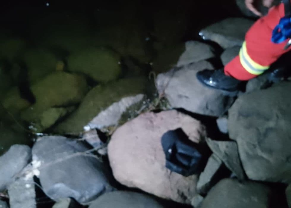 VAGONETA SE HUNDE CON SEIS JÓVENES EN LA LAGUNA SAN SEBASTIÁN EN POTOSÍ
