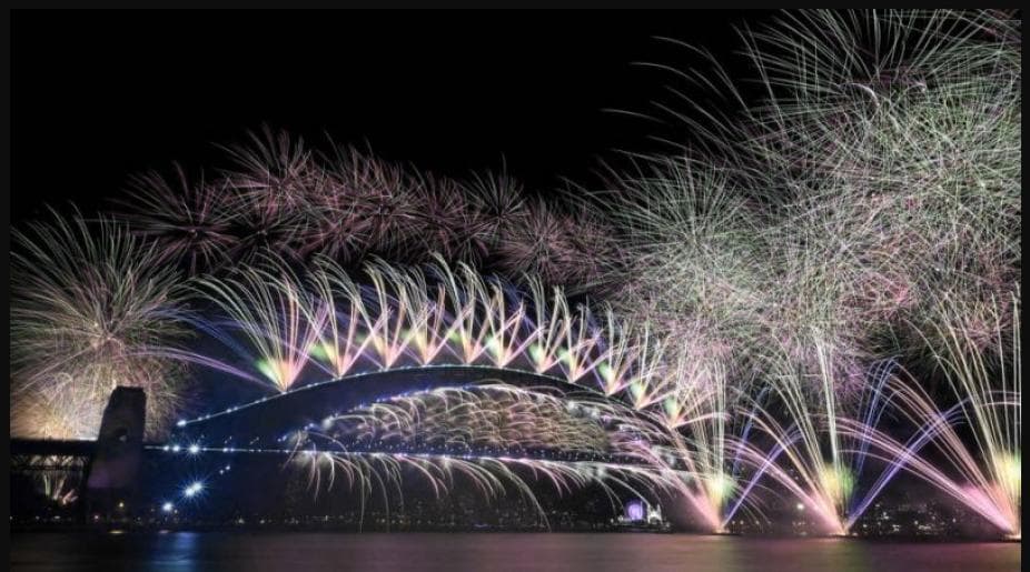 NUEVA ZELANDA Y AUSTRALIA YA RECIBIERON EL 2025 CON UN GRAN ESPECTÁCULO DE FUEGOS ARTIFICIALES