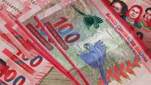 UNA MUJER ENCONTRÓ 50.000 BS.Y AVISÓ A LA POLICÍA
