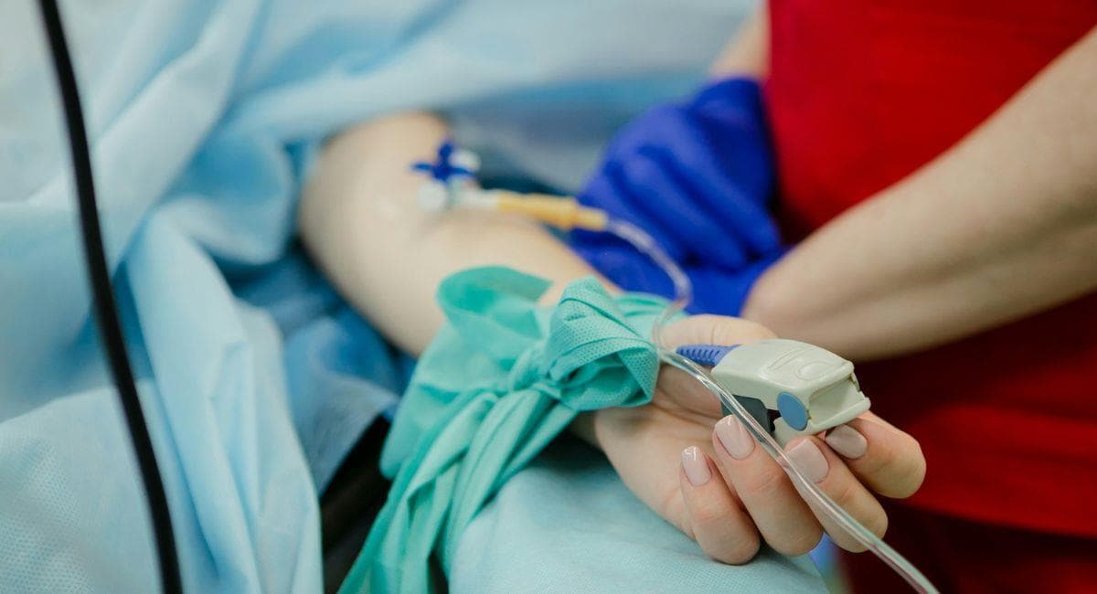 ADOLESCENTE CON MENINGITIS BACTERIANA ESTÁ CON MUERTE CEREBRAL