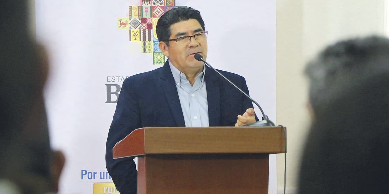 GOBIERNO INVESTIGA A MINISTRO DE EDUCACIÓN ACUSADO DE USAR EL MINISTERIO DE SU CARTERA COMO VIVIENDA