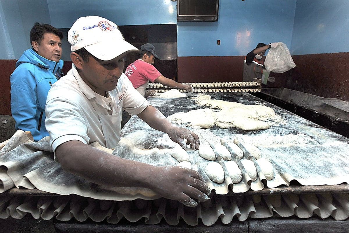 PANIFICADORES ACEPTAN PROPUESTA DEL GOBIERNO Y MANTIENEN EL PRECIO DEL PAN EN 50 CENTAVOS