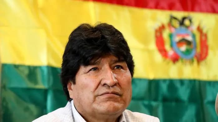 EVO RECHAZA ORDEN DE APREHENSIÓN Y DENUNCIA PERSECUCIÓN POLÍTICA