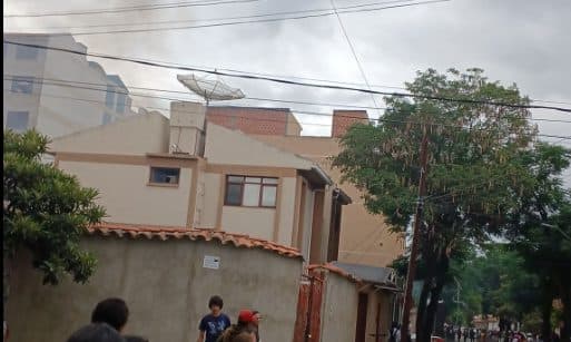 EXPLOSIÓN EN EL EDIFICIO DEL MINISTERIO DE TRABAJO EN TARIJA GENERA ALARMA Y SOSPECHAN «ATENTADO»