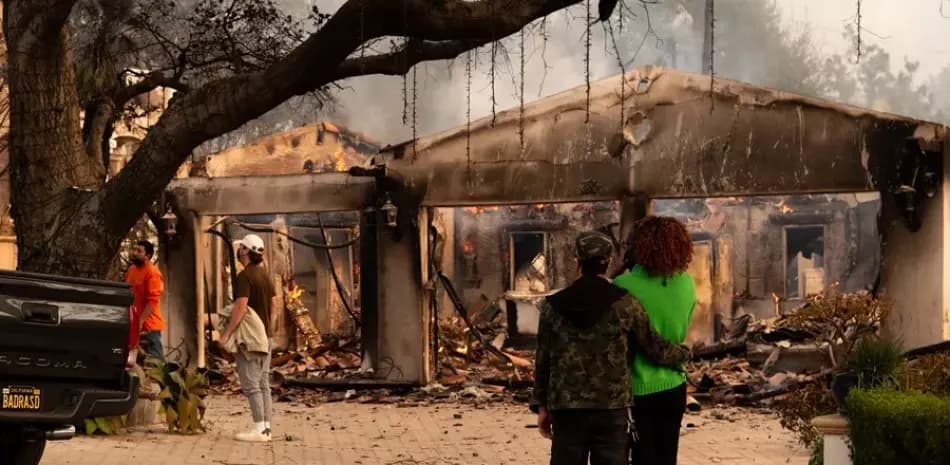 88.000 PERSONAS EN LOS ÁNGELES ESTÁN BAJO ÓRDENES DE EVACUACIÓN