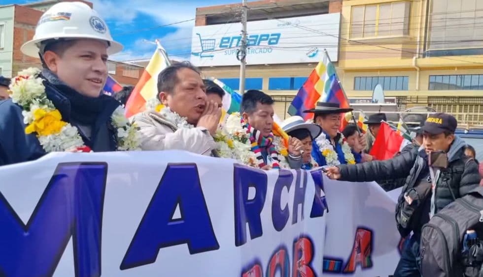 SECTORES SOCIALES ‘EVISTAS’ COMIENZAN MARCHA DESDE PATACAMAYA A PLAZA MURILLO