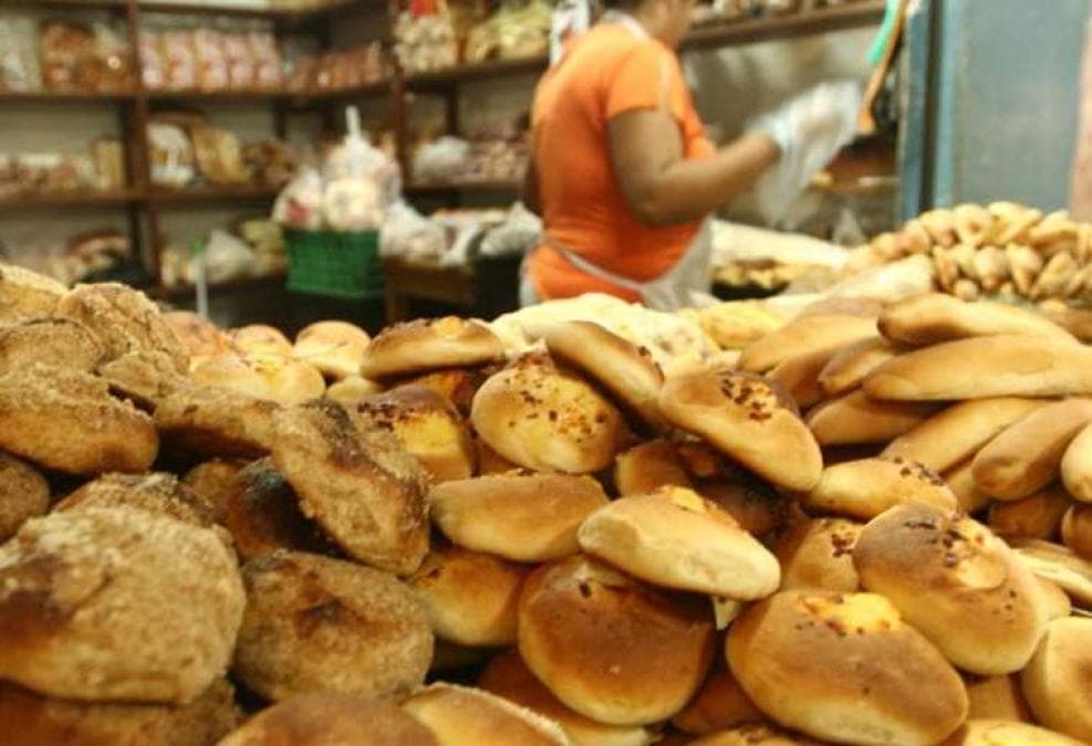 EL GOBIERNO Y LOS PANIFICADORES DEFINIRÁN ESTE MARTES EL PRECIO DEL PAN