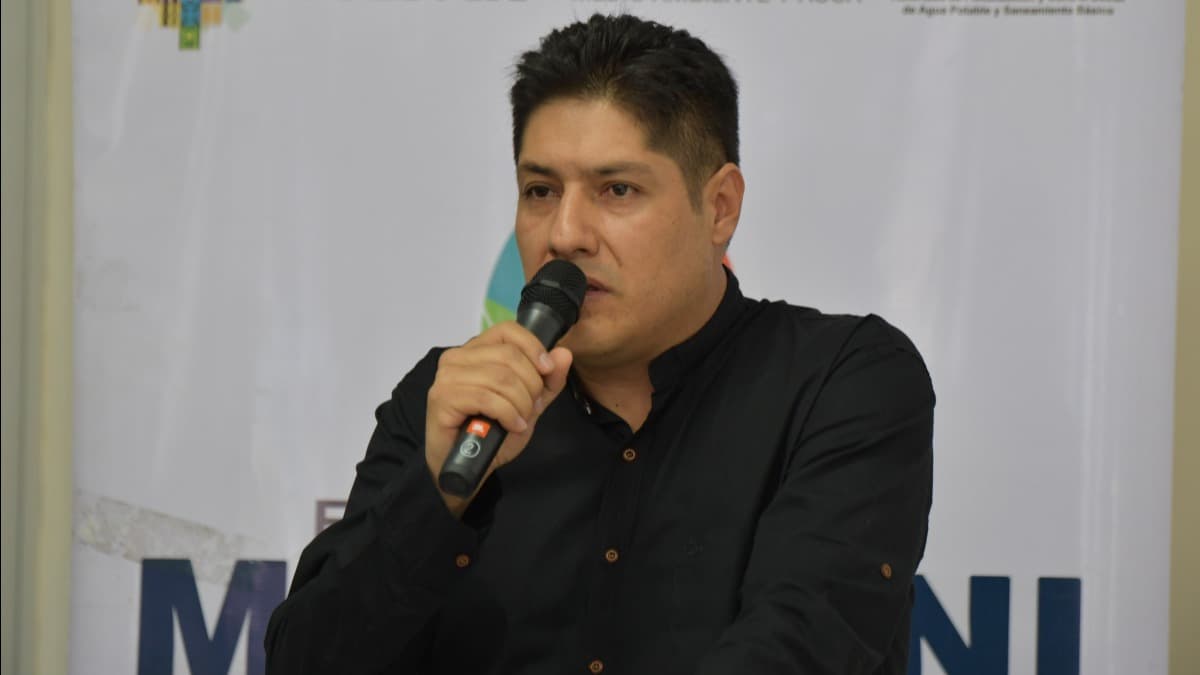 LISPERGUER PAGÓ $US 100 MIL POR SU CARGO A INTERCULTURALES