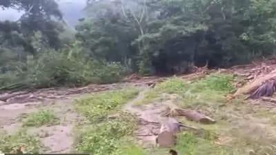 DESBORDE DE RÍO EN TAIPIPLAYA, LOCALIDAD DE CARANAVI, DEJA AL MENOS 15 VIVIENDAS AFECTADAS