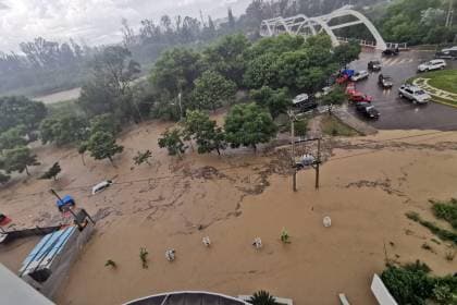 FUERTES LLUVIAS Y GRANIZO PROVOCAN INUNDACIONES EN TARIJA