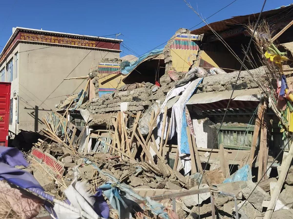 UN TERREMOTO DE MAGNITUD 6,8 SACUDIÓ LA REGIÓN DEL TÍBET HAY 126 MUERTOS Y 130 HERIDOS