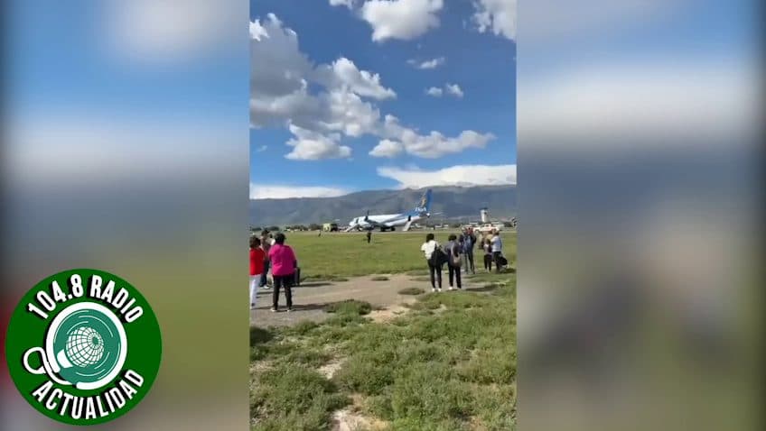 AVIÓN DE BOA SUSPENDE DESPEGUE, PASAJEROS DENUNCIAN QUE UN MOTOR SE INCENDIÓ