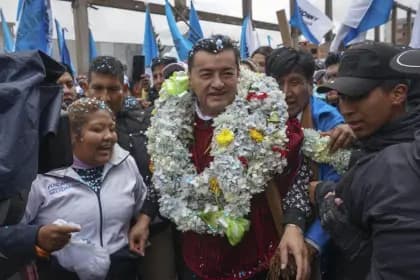 JHONNY FERNÁNDEZ BUSCA LA PRESIDENCIA CON UCS Y EN SANTA CRUZ LO ACUSAN DE ABANDONAR LA CIUDAD
