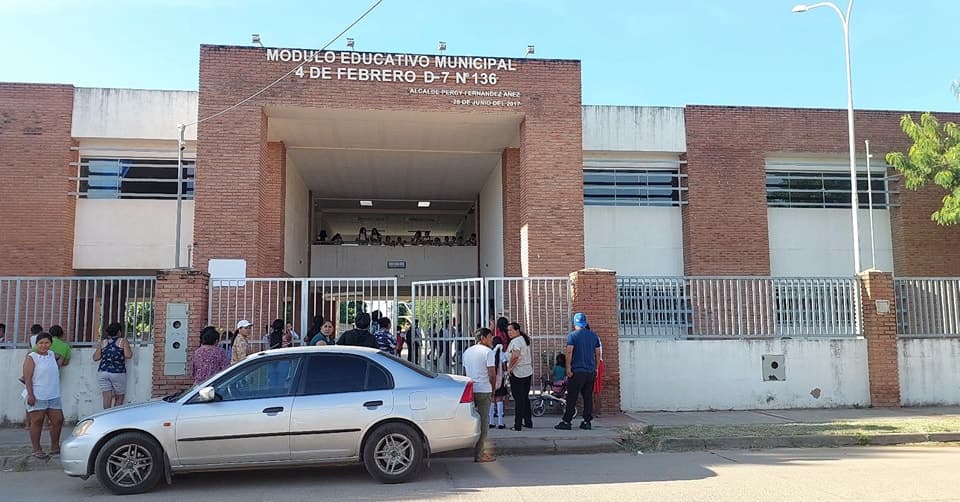 INICIAN CLASES DE MANERA IRREGULAR POR EL PARO DE MICROS