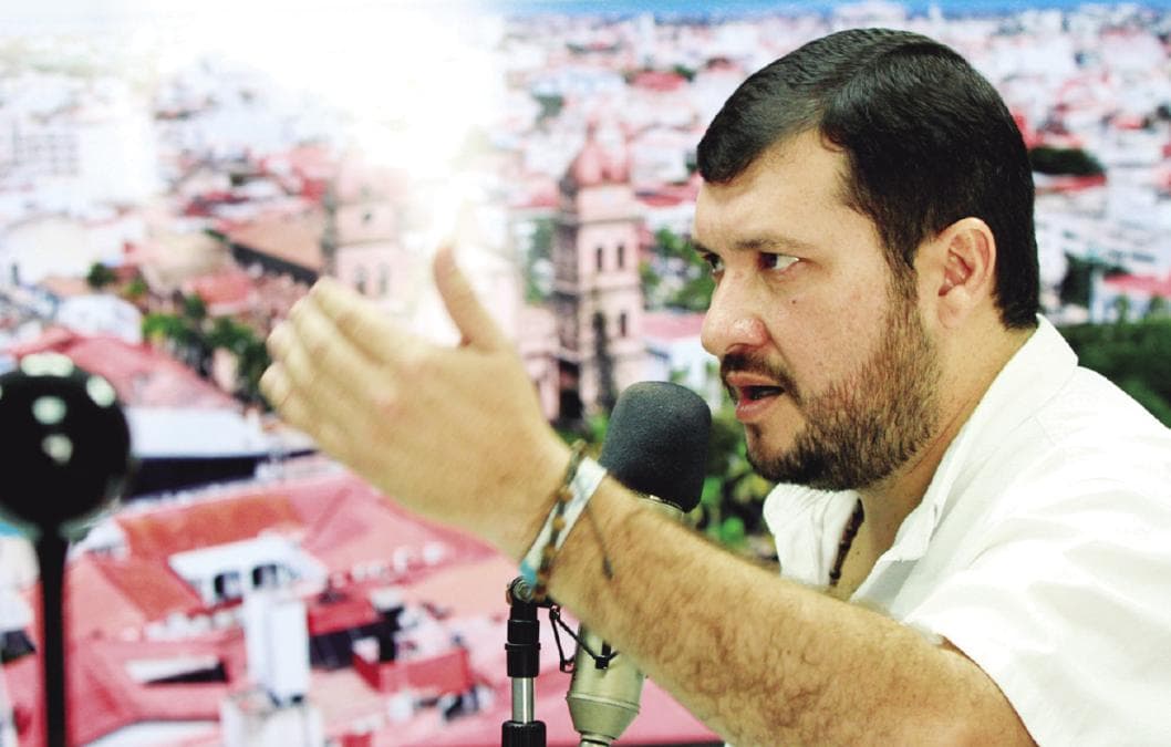 COCHAMANIDIS VISITÓ A LUIS FERNANDO EN CHONCHOCORO Y HABLARON DE CRISIS Y UNIDAD