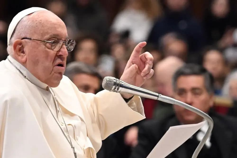 HABLÓ EL MÉDICO DEL PAPA FRANCISCO: “NO ESTÁ EN PELIGRO DE MUERTE”