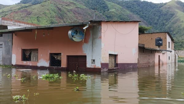 TIPUANI SUMA 600 FAMILIAS DAMNIFICADAS EN 5 COMUNIDADES