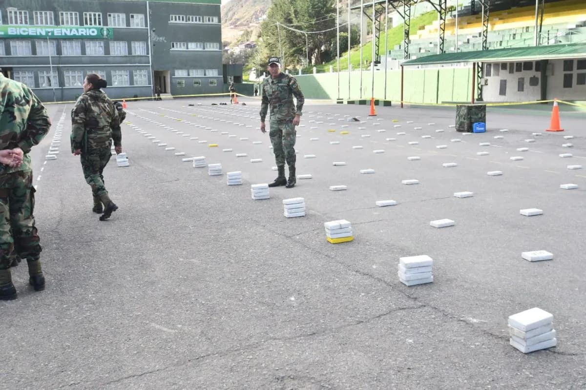 DECOMISAN CAMIÓN CON CASI MEDIA TONELADA DE DROGA CUYO DESTINO ERA ARGENTINA