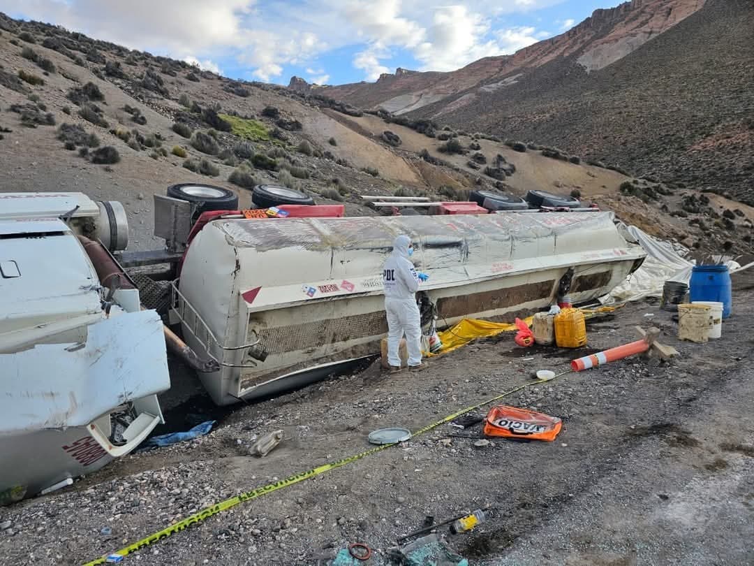CISTERNA VUELCA CON 15 MIL LITROS DE DIÉSEL