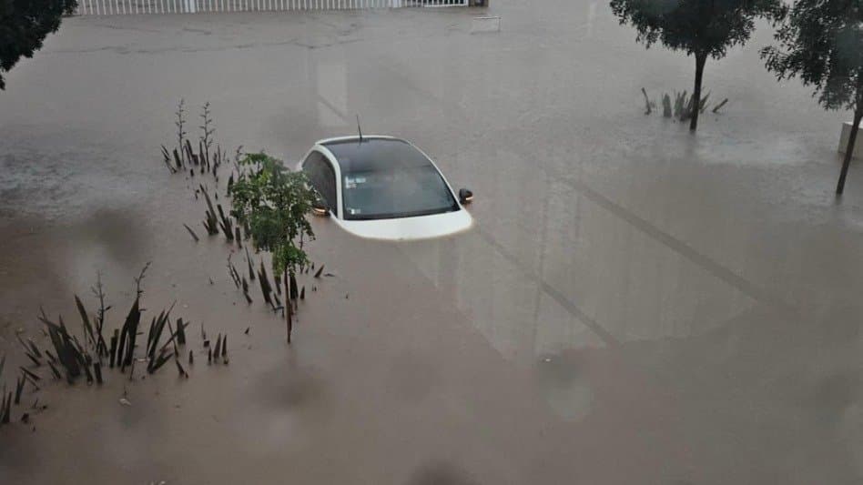 DECENAS DE FAMILIAS EVACUADAS POR FUERTES LLUVIAS EN ARGENTINA
