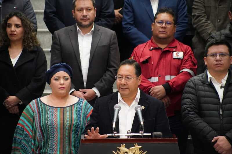LUIS ARCE ANUNCIA 10 MEDIDAS POR ESCASEZ DE CARBURANTES