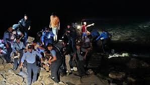 12 PERSONAS FALLECEN TRAS CAER UNA AVIÓN EN HONDURAS