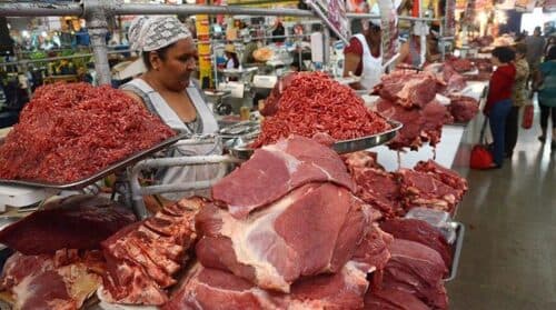 VICEMINISTRO AFIRMA QUE BAJAN LOS PRECIOS DE LA CARNE DE POLLO Y DE RES