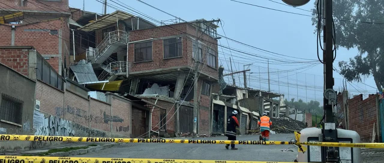DOS CASAS EN RIESGO DE COLAPSO POR LAS LLUVIAS EN LA PAZ