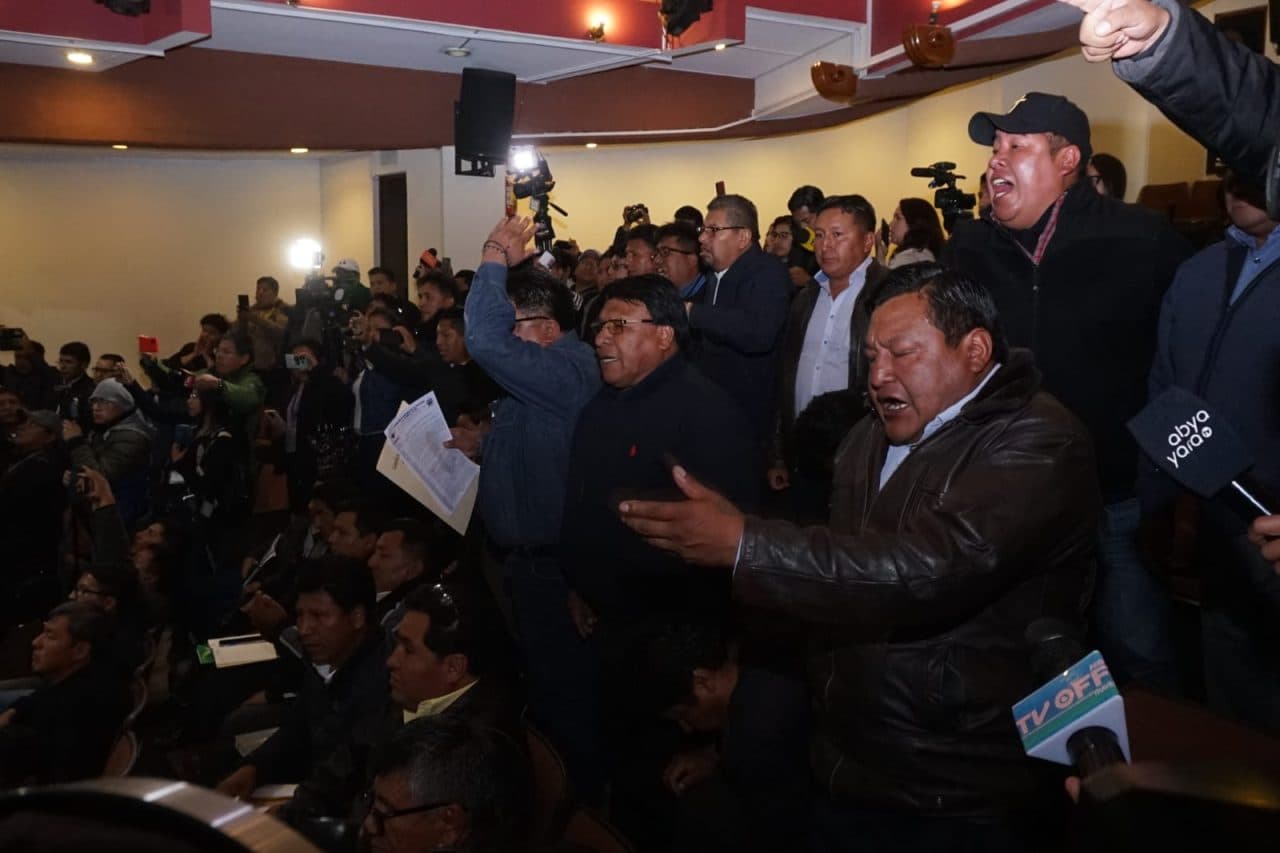 TENSIÓN EN LA REUNIÓN ENTRE CHOFERES Y REPRESENTANTES DEL GOBIERNO