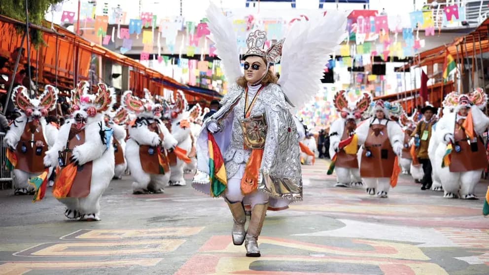 GOBIERNO CALCULA UN MOVIMIENTO ECONÓMICO DE BS 663 MILLONES EN BOLIVIA POR CARNAVAL