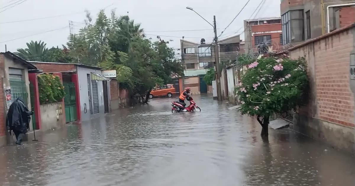 PERSISTEN LAS LLUVIAS Y QUILLACOLLO AMANECE CON VARIAS CALLES INUNDADAS