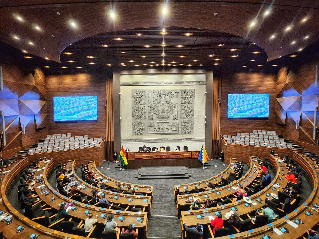 DIPUTADOS APRUEBA LEY DE DEBATE OBLIGATORIO