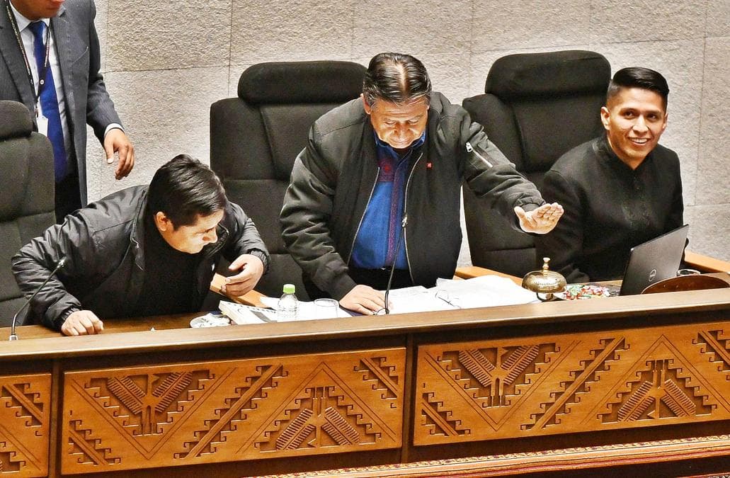 SUSPENDEN SESIÓN EN SENADORES PARA TRATAR PRÉSTAMO JAPONES POR FALTA DE QUÓRUM
